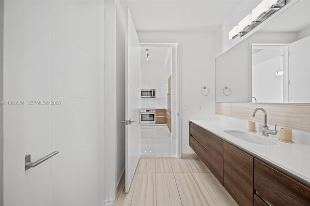 301 Altara Ave 213, Coral Gables, FL 33146