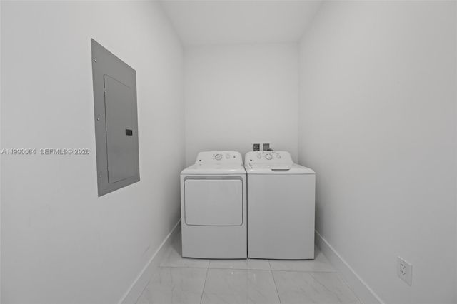 301 Altara Ave 213, Coral Gables, FL 33146