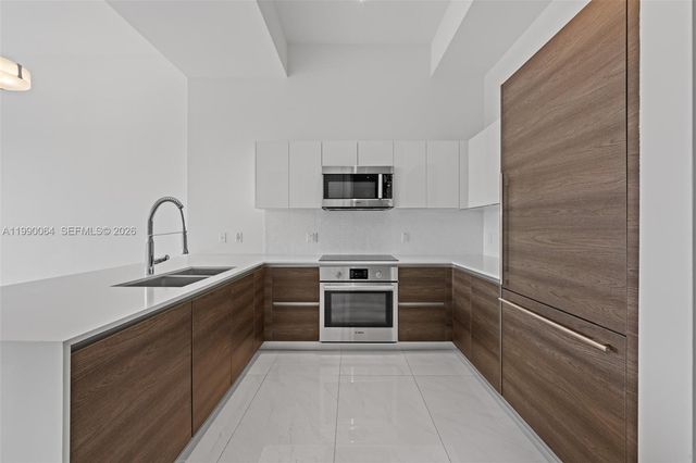 301 Altara Ave 213, Coral Gables, FL 33146