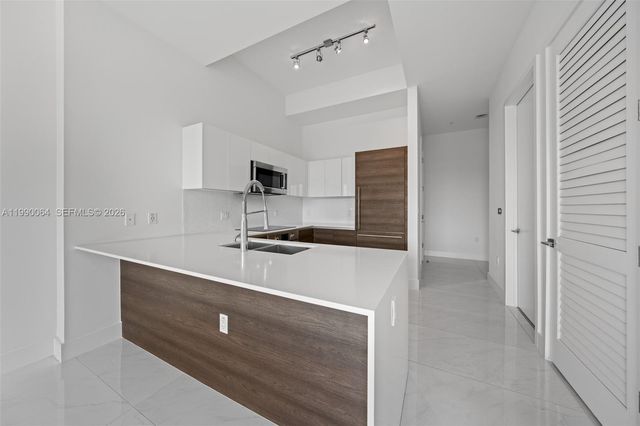 301 Altara Ave 213, Coral Gables, FL 33146