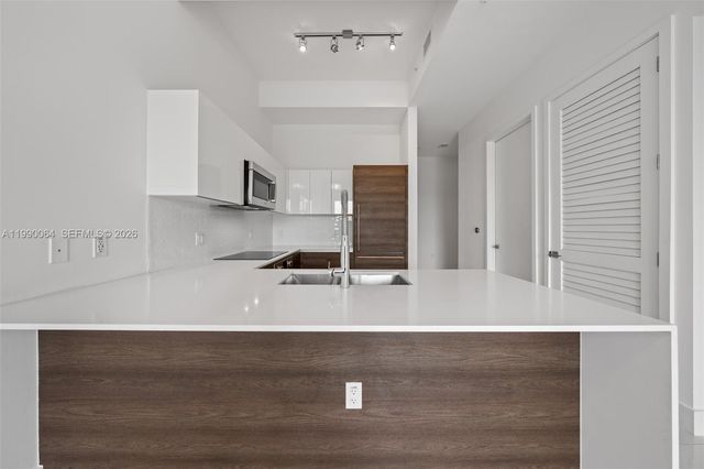 301 Altara Ave 213, Coral Gables, FL 33146