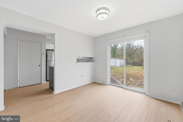 548 W LOCH LOMOND DR, Sicklerville, NJ 08081