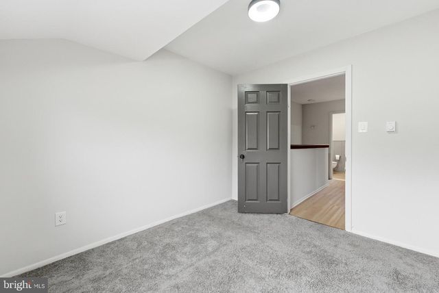 548 W LOCH LOMOND DR, Sicklerville, NJ 08081