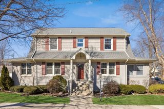 3946 Howard Avenue, Western Springs, IL 60558