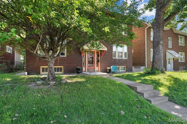 6015 Magnolia Avenue, St Louis, MO 63139