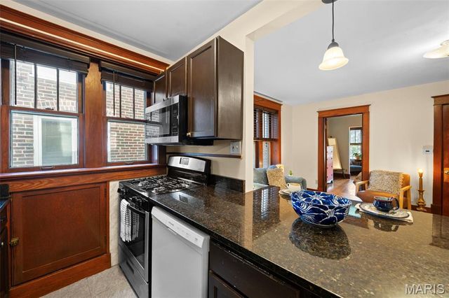 6015 Magnolia Avenue, St Louis, MO 63139