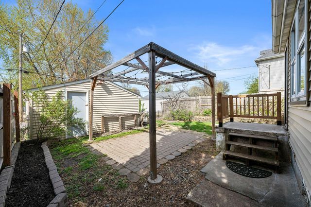 691 Orange Avenue E, Saint Paul, MN 55106