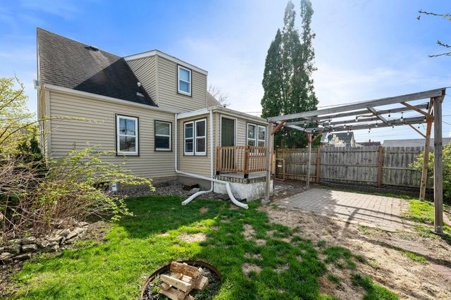 691 Orange Avenue E, Saint Paul, MN 55106