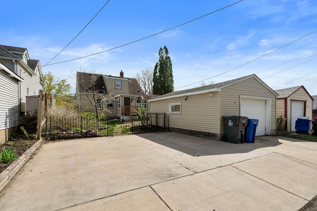 691 Orange Avenue E, Saint Paul, MN 55106