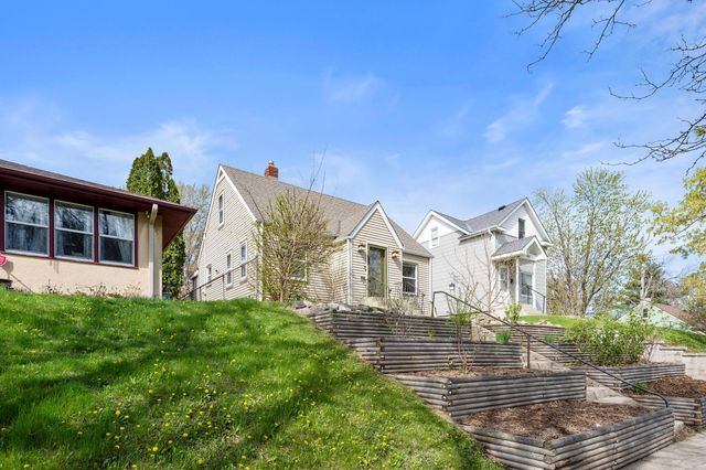 691 Orange Avenue E, Saint Paul, MN 55106