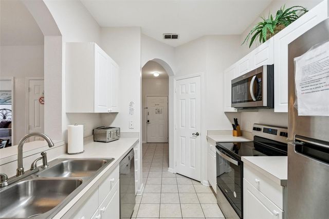 2304 SILVER PALM DRIVE 103, Kissimmee, FL 34747