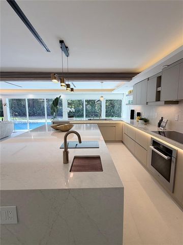 8220 SW 133rd St, Pinecrest, FL 33156