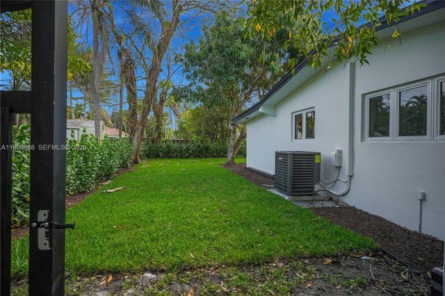 8220 SW 133rd St, Pinecrest, FL 33156