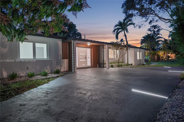 8220 SW 133rd St, Pinecrest, FL 33156