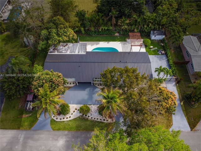 8220 SW 133rd St, Pinecrest, FL 33156