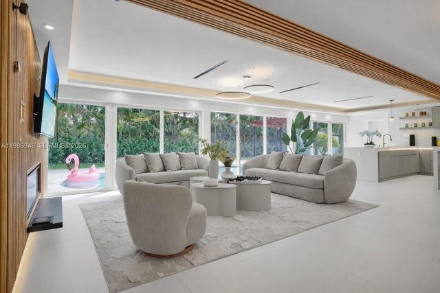 8220 SW 133rd St, Pinecrest, FL 33156