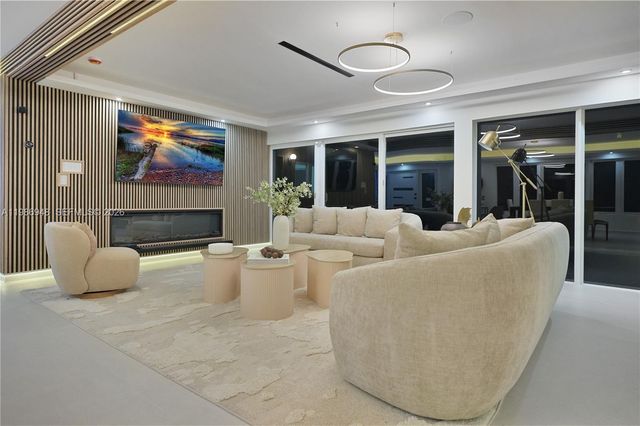 8220 SW 133rd St, Pinecrest, FL 33156