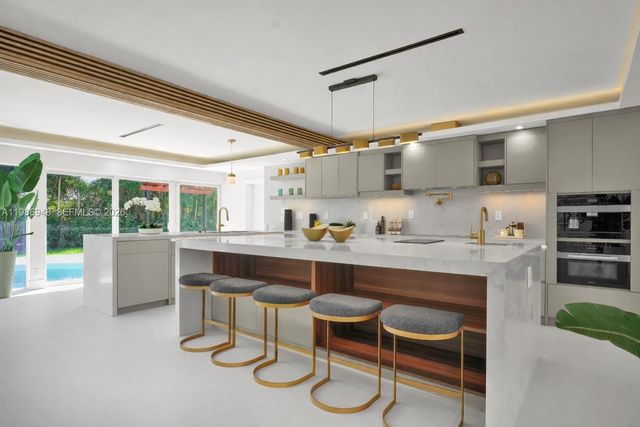 8220 SW 133rd St, Pinecrest, FL 33156