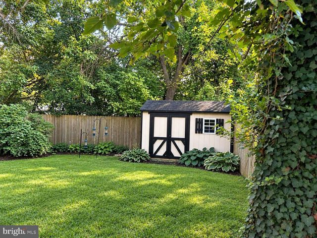 14 MILES AVE, Bordentown, NJ 08505