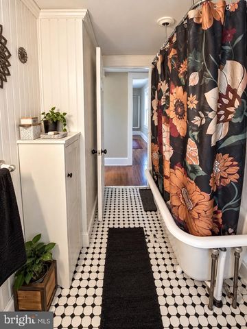 14 MILES AVE, Bordentown, NJ 08505