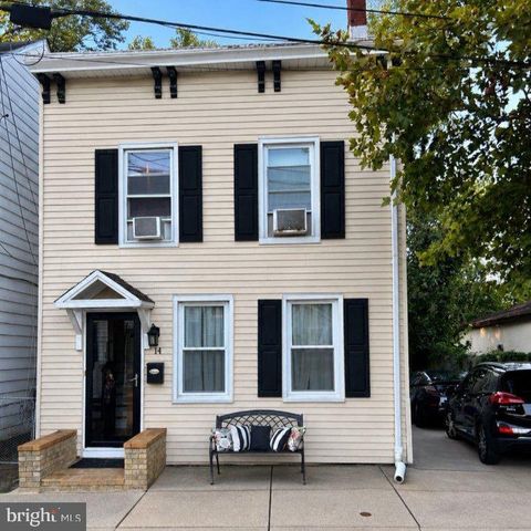 14 MILES AVE, Bordentown, NJ 08505