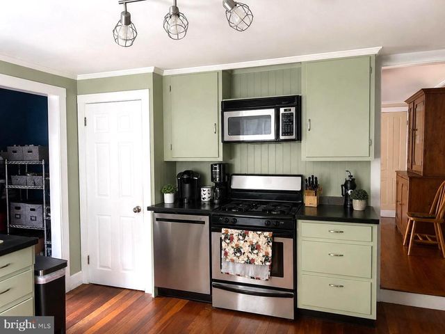 14 MILES AVE, Bordentown, NJ 08505