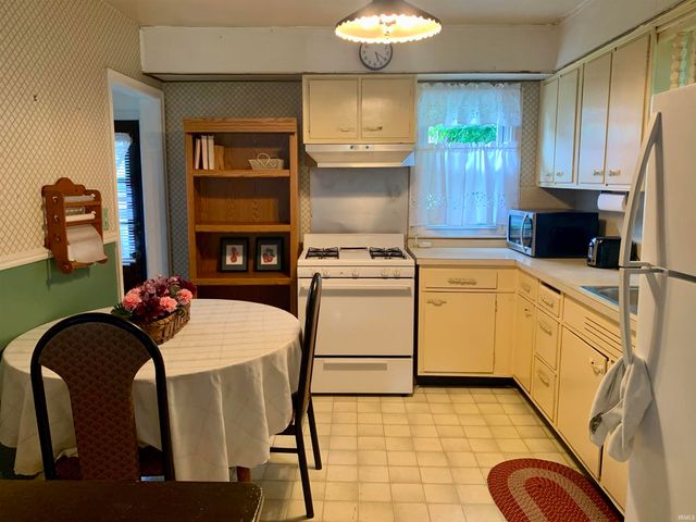 19853 Detroit Avenue, South Bend, IN 46614