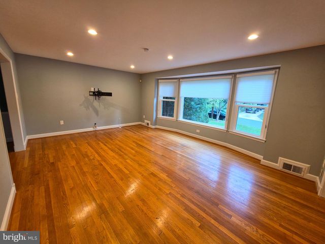 7226 OLD GATE RD, Rockville, MD 20852