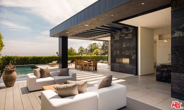 1814 Marcheeta Place, Los Angeles, CA 90069