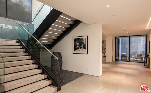 1814 Marcheeta Place, Los Angeles, CA 90069