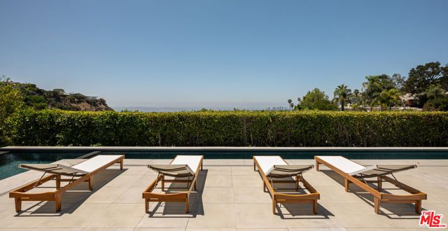 1814 Marcheeta Place, Los Angeles, CA 90069
