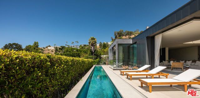 1814 Marcheeta Place, Los Angeles, CA 90069