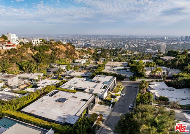 1814 Marcheeta Place, Los Angeles, CA 90069