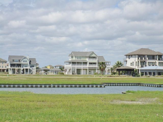 13 Saddlebunch, Hitchcock, TX 77563