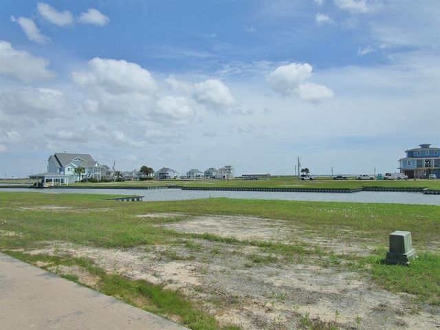 13 Saddlebunch, Hitchcock, TX 77563