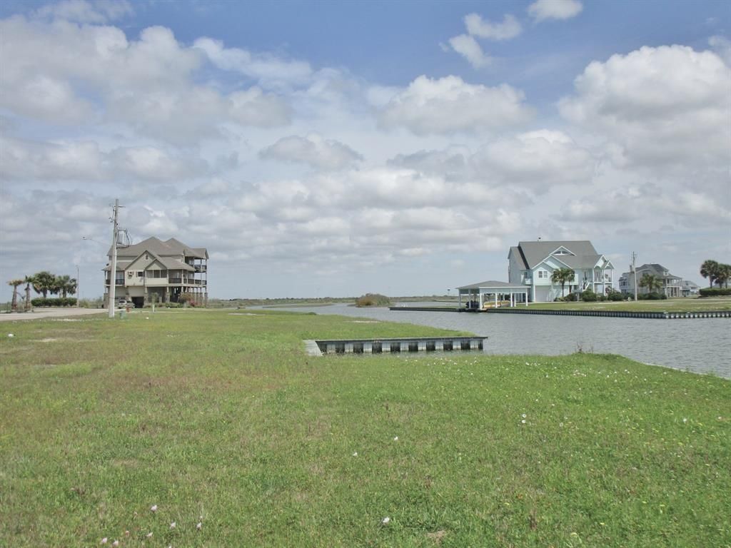 13 Saddlebunch, Hitchcock, TX 77563