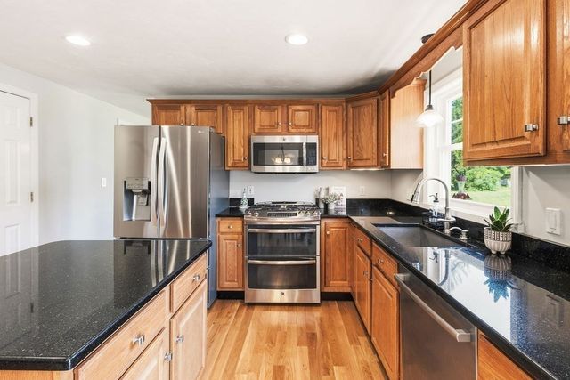 264 Bay Rd, Easton, MA 02334