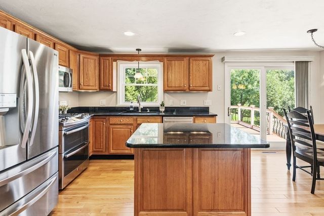 264 Bay Rd, Easton, MA 02334