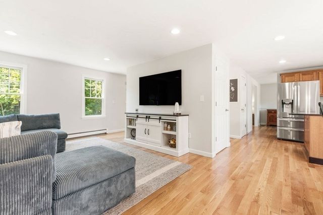 264 Bay Rd, Easton, MA 02334