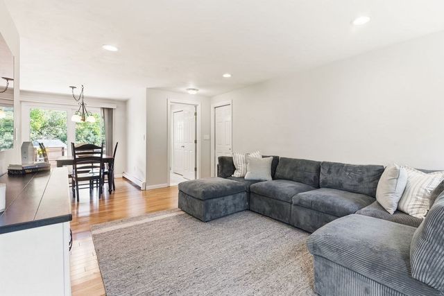 264 Bay Rd, Easton, MA 02334