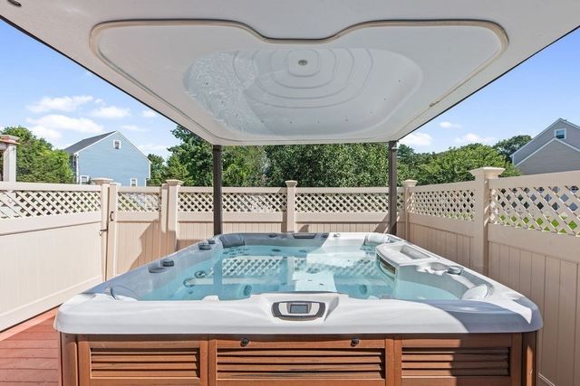 264 Bay Rd, Easton, MA 02334