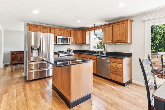 264 Bay Rd, Easton, MA 02334