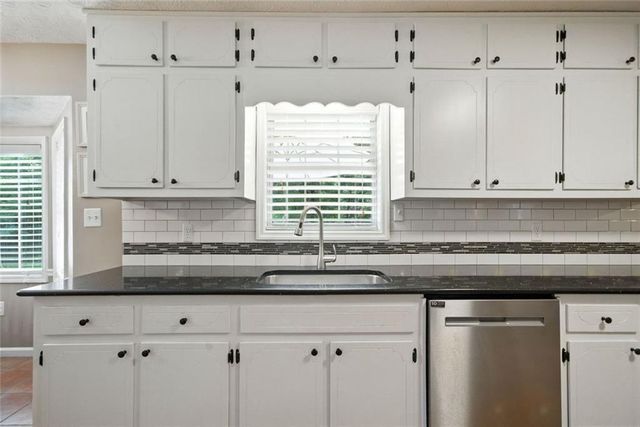111 Brownsmill Drive, Grayson, GA 30017