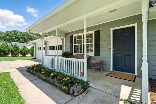 111 Brownsmill Drive, Grayson, GA 30017