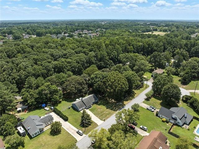 111 Brownsmill Drive, Grayson, GA 30017