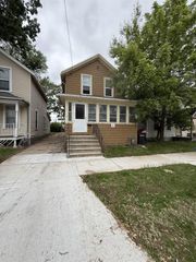 817 CHERRY STREET, Oshkosh, WI 54901