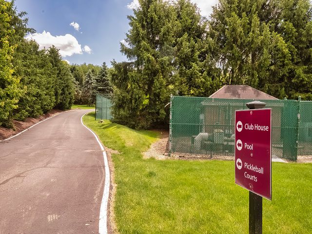 1009 Saddleclub DRIVE, North Strabane, PA 15317