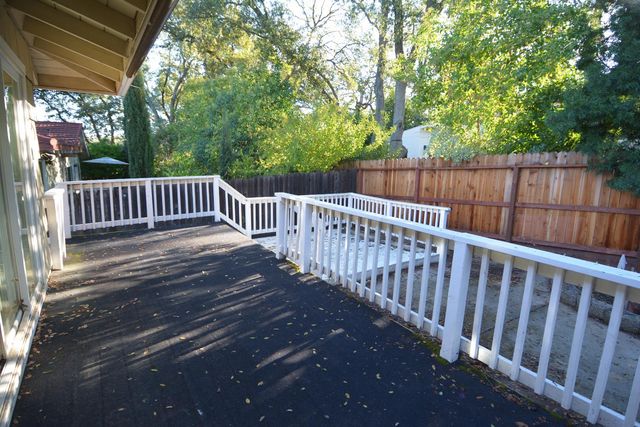 952 King Henry Way, El Dorado Hills, CA 95762