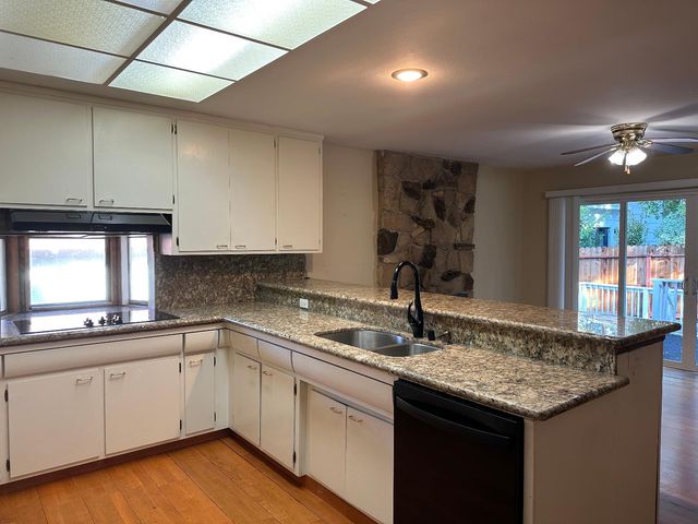 952 King Henry Way, El Dorado Hills, CA 95762