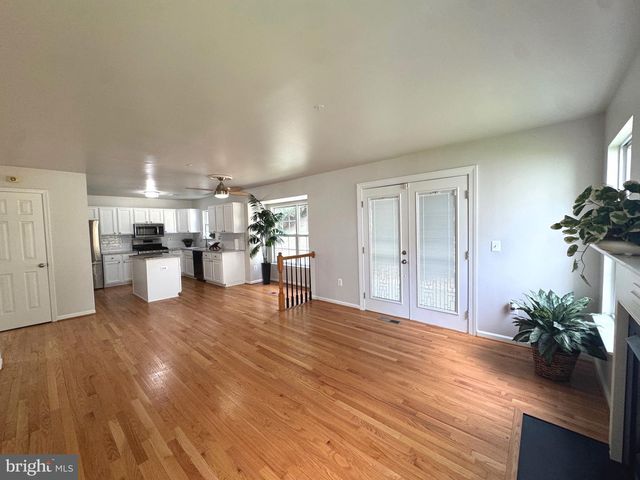 2000 CHITA CT, Temple Hills, MD 20748